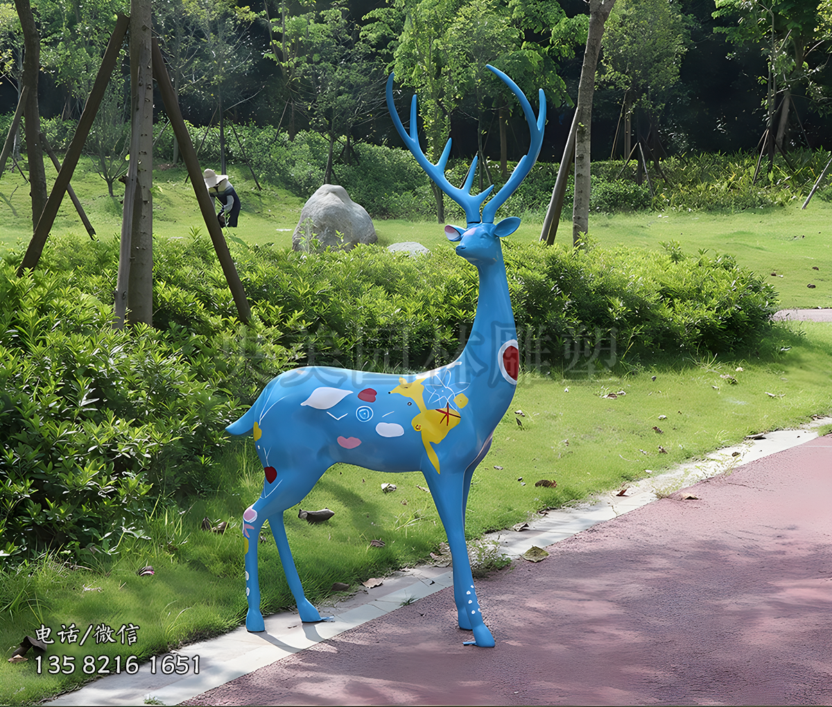 創(chuàng)意玻璃鋼彩繪藍(lán)色鹿雕塑