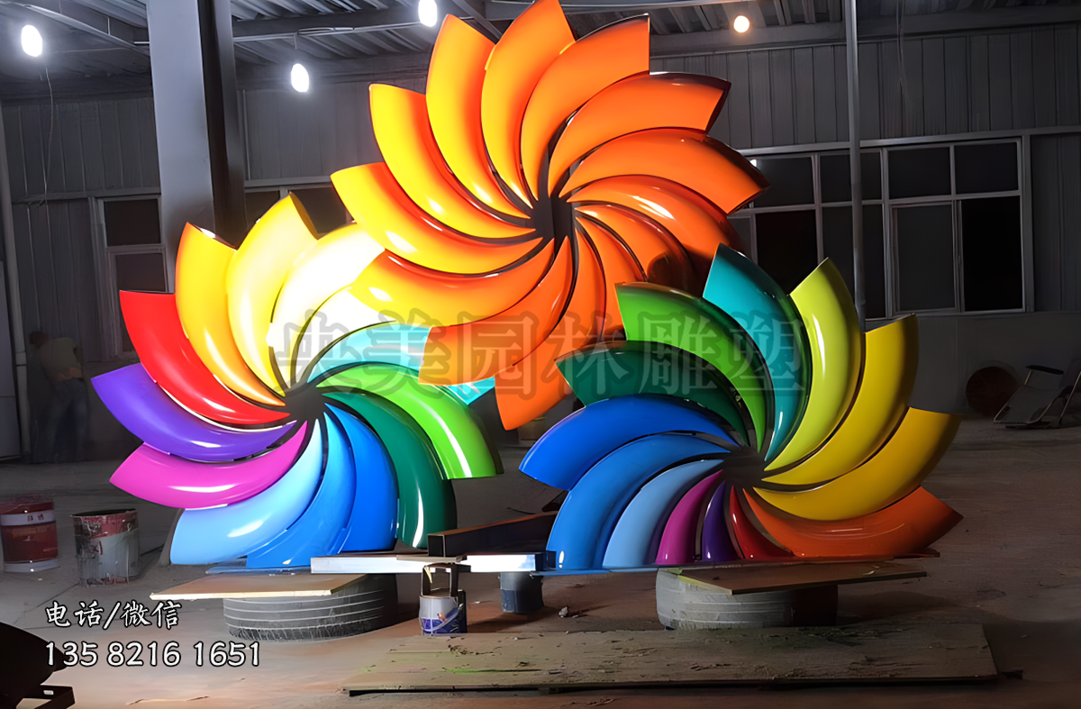 不銹鋼彩繪風車雕塑