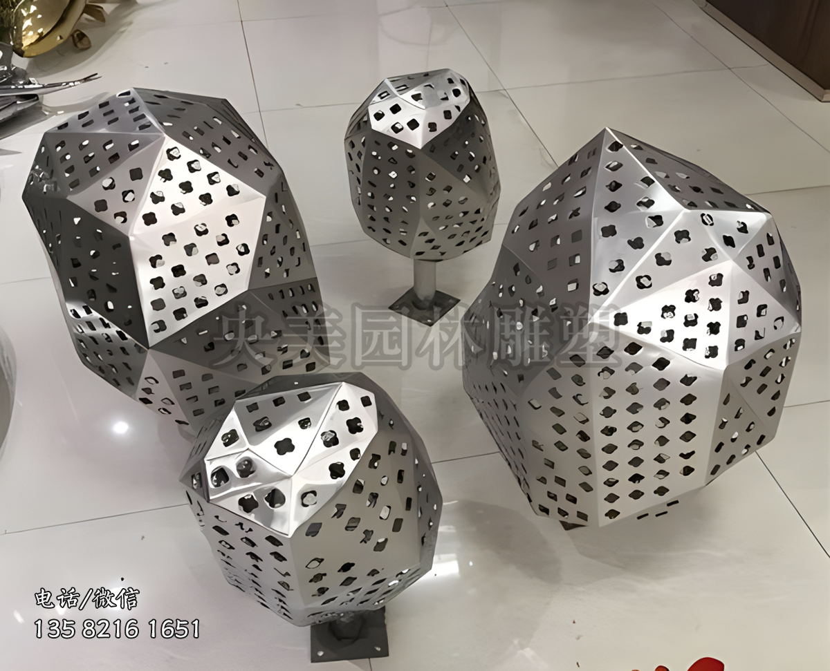 鏤空幾何塊面不銹鋼鵝卵石雕塑