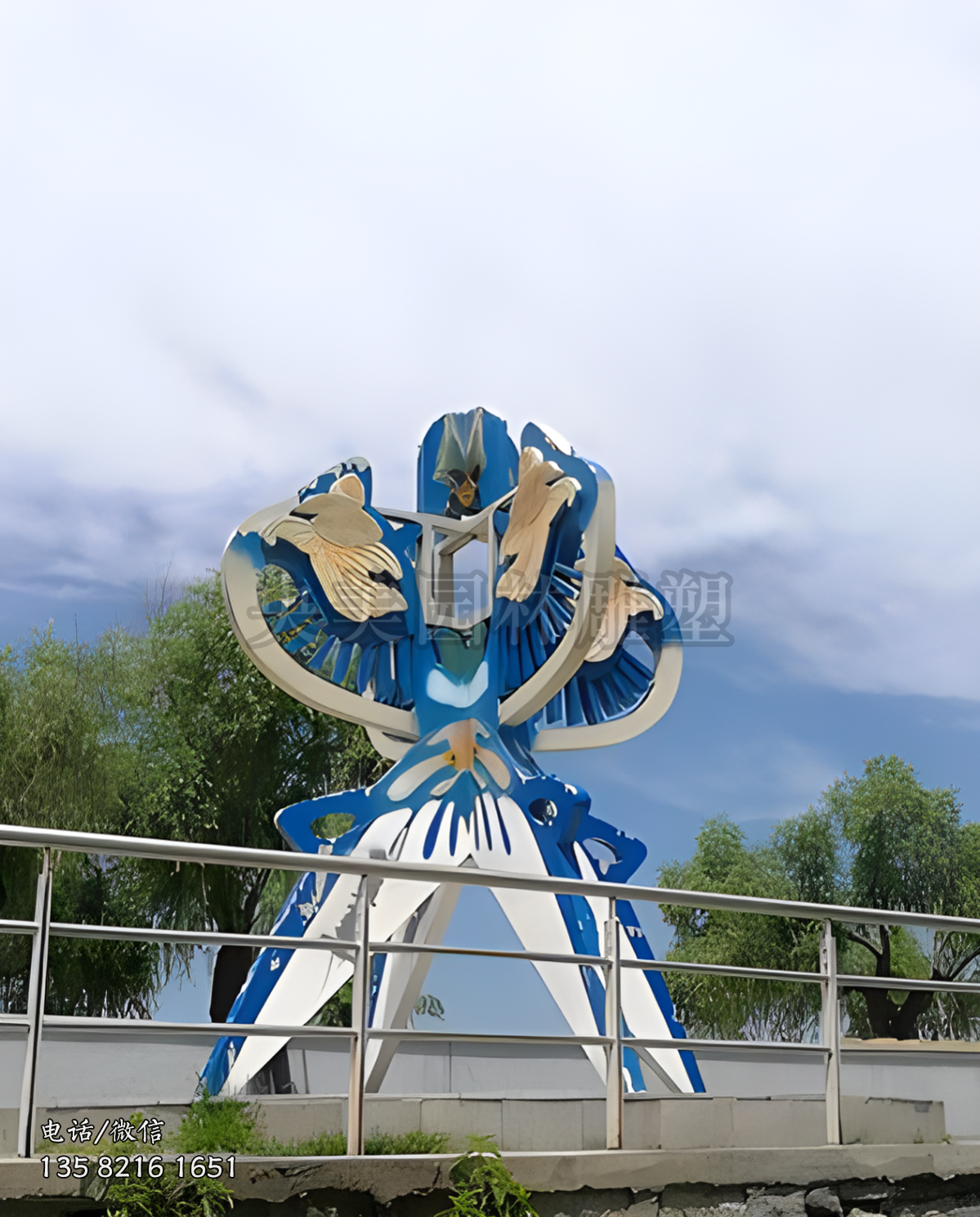 不銹鋼彩繪風(fēng)箏景觀雕塑