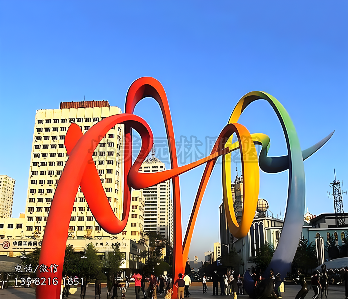 彩色不銹鋼飄帶雕塑
